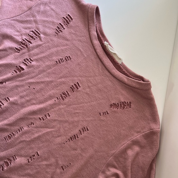 Women’s Ripped Shirt In Size Small - Picture 7 of 10